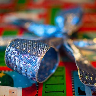 255: Our Holiday Gift-Giving Guide 255: Our Holiday Gift-Giving Guide