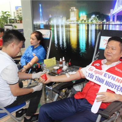 Tin trong nước - Tổng công ty Điện lực miền Bắc hưởng ứng "Tuần lễ hồng EVN lần thứ X"