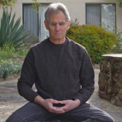 Ejercicio de respiración y estiramiento corto Ejercicio de respiración y estiramiento corto