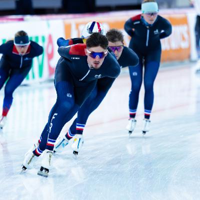 Germain Deschamps : Au Coeur de la Poursuite par Équipe en Patinage de Vitesse Germain Deschamps : Au Coeur de la Poursuite par Équipe en Patinage de Vitesse