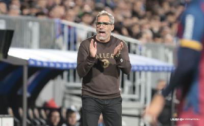 Jon Pérez Bolo analiza la derrota de la SD Huesca en el derbi con el Real Zaragoza Jon Pérez Bolo analiza la derrota de la SD Huesca en el derbi con el Real Zaragoza