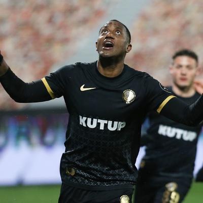 Jaime Ayovī llega a un séptimo pais como futbolista