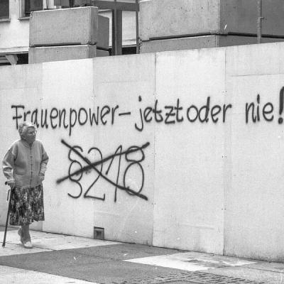 Frauenbewegung Ost und West - Längst nicht wiedervereinigt Frauenbewegung Ost und West - Längst nicht wiedervereinigt