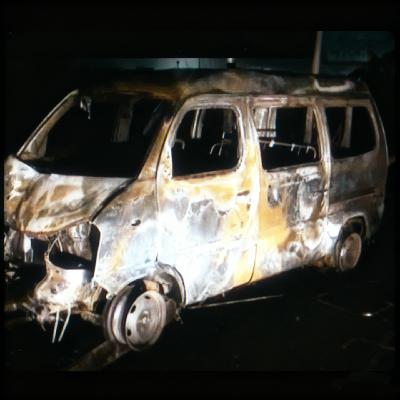 61.面包车里的焦尸,桥上满脸是血的女人,两桩案件的爱恨情仇 61.面包车里的焦尸,桥上满脸是血的女人,两桩案件的爱恨情仇