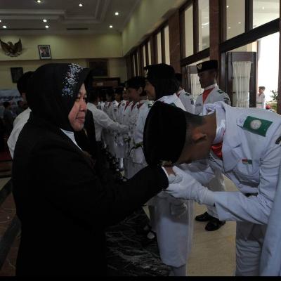 #8 - Dari jualan koran sampai bertemu bu risma #8 - Dari jualan koran sampai bertemu bu risma