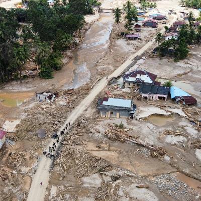 Indonesia’s Sumatra reels after deadly floods and landslides, survivors search for missing