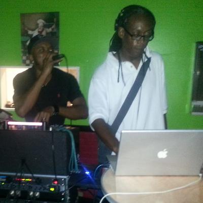 JUGGLIN' AWDAZ LIVE AT R BAR in MIRAMAR - Oct 4, 2013 (PART 1) JUGGLIN' AWDAZ LIVE AT R BAR in MIRAMAR - Oct 4, 2013 (PART 1)