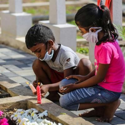 Anche i santi si confondono Anche i santi si confondono