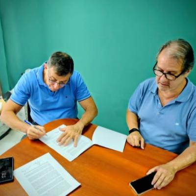 Mutual Maestra y el Centro Comercial de Santa Fe firmaron un convenio de servicios turísticos Mutual Maestra y el Centro Comercial de Santa Fe firmaron un convenio de servicios turísticos