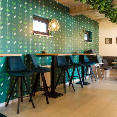 Off record: Jak přežít devadesátky a uspět v truhlařině Off record: Jak přežít devadesátky a uspět v truhlařině