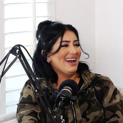 Solo & Thriving: Ari of Smooth Society on Building Her Business Solo & Thriving: Ari of Smooth Society on Building Her Business