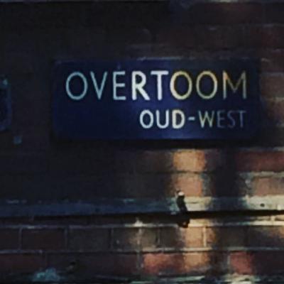 De Overtoom door de jaren heen: Ans en Nel bespreken de veranderingen op hun geliefde straat