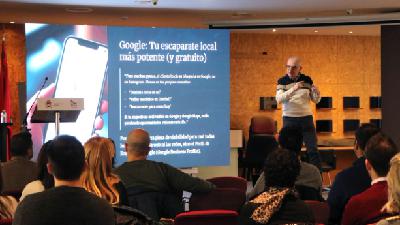 El Museo del Calzado de Elda ha acogido la jornada “IA, marketing digital y comunicación”