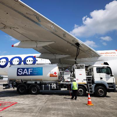 Phụ phí nhiên liệu xanh tính vào giá vé: Liệu có là cú hích cho hàng không bền vững?