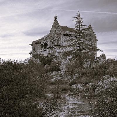 Palacio Canto del Pico: Entitlement