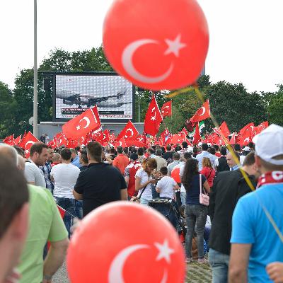 04: Sag mal ... ein Gespräch über die Wahl in der Türkei mit den Landsleuten