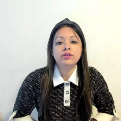 Mesa de exiliados salvadoreños