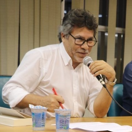 Osvaldo Bertolino - O outro lado da notícia