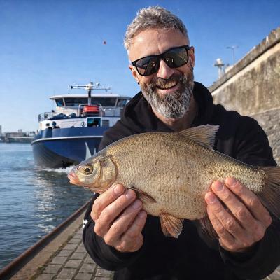 #03 - Feeder Angeln im Hafen im Frühjahr auf Brasse, Nase und mehr…