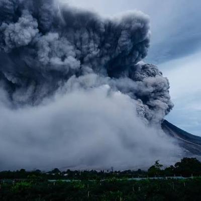 Turut berduka cita tas apa yang menimpa saudara kita yang terdampak erupsi Gunung Semeru