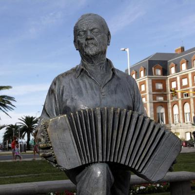 Astor Piazzolla y Mar del Plata