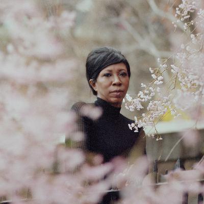 Wanda Felicia – "Stuck On You"