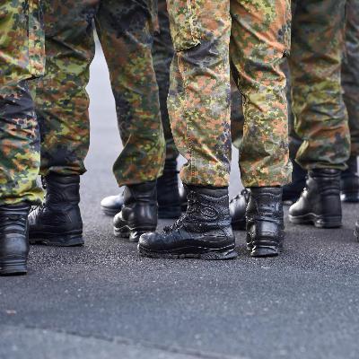 Wehrpflicht-Debatte - Was darf der Staat von seinen Bürgern verlangen?