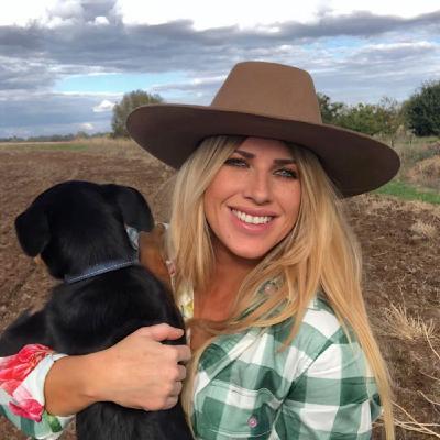 "The more that we are honest and we share". From early hours on a dairy farm to cattle wrangling she can do it all! "The more that we are honest and we share". From early hours on a dairy farm to cattle wrangling she can do it all!