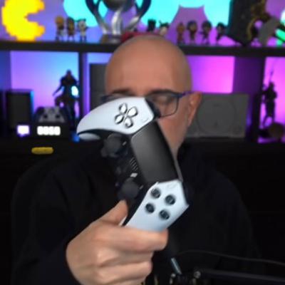 DualSense Edge testato! Vale i 240 euro? DualSense Edge testato! Vale i 240 euro?