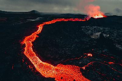 Mechanics of flowing lava used to protect people