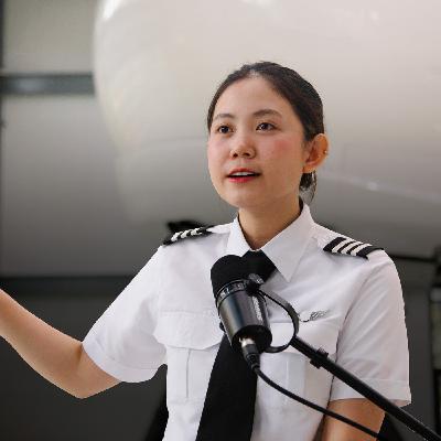 Podcast: Nữ phi công GenZ Mạch Khanh kể chuyện vượt qua định kiến 'Nghề cho nam giới'