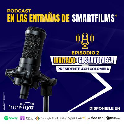 Detrás de los invitados