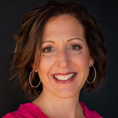 S3 Ep 197 - Unveiling the Truth with Kari the Mortician: The "OG" of Social Media Morticians