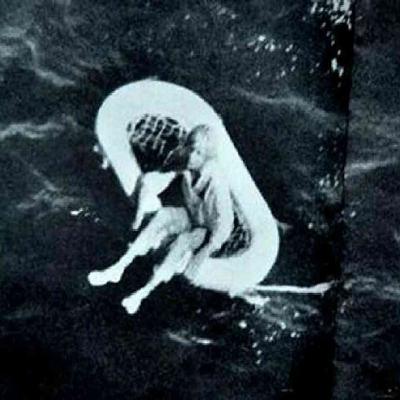 Orfão ao Mar- Assassinato, Naufrágio e Sobrevivência Orfão ao Mar- Assassinato, Naufrágio e Sobrevivência