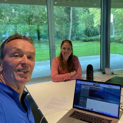Podcast Tina Peeters: Zo stimuleer je het welbevinden én de prestaties van medewerkers Podcast Tina Peeters: Zo stimuleer je het welbevinden én de prestaties van medewerkers