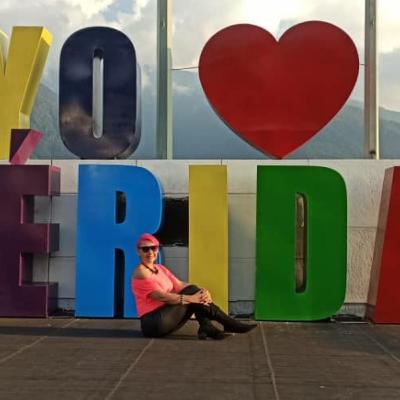 La Amistad Está de Moda por Yoli Azuaje