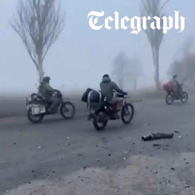 Motorcyclists slip into frontline Pokrovsk under cover of fog Motorcyclists slip into frontline Pokrovsk under cover of fog