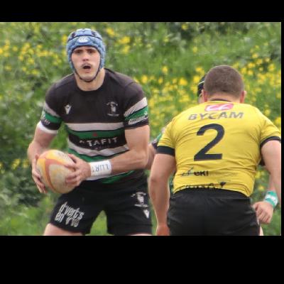 Rugby con Ibai Olabe jugador navarro de la máxima categoría del Ciencias Sevilla