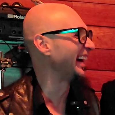 #49 - Carlos Escobedo (SÔBER): "El Rock Te Mantiene Joven" #49 - Carlos Escobedo (SÔBER): "El Rock Te Mantiene Joven"