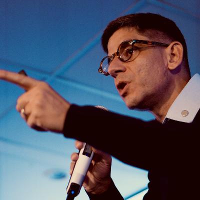 Rodrigo Rasina # 107 | Um mestre das vendas improvável: Silvio Santos Rodrigo Rasina # 107 | Um mestre das vendas improvável: Silvio Santos