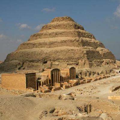 Al filo de lo real nº.519: Tsutomu Miyazaky, el asesino en serie japonés / Necrópolis de Saqqara Al filo de lo real nº.519: Tsutomu Miyazaky, el asesino en serie japonés / Necrópolis de Saqqara