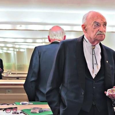 RENÉ AL PODER