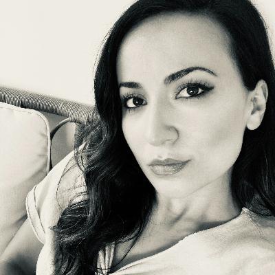 Collecting lines at a red light | Alina Kalontarov on Gather Poets