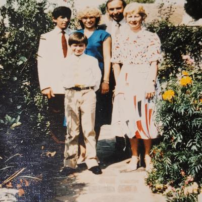 Épisode 3 (partie 1) - Le Jour Où : Il réchappe au massacre de sa famille Épisode 3 (partie 1) - Le Jour Où : Il réchappe au massacre de sa famille