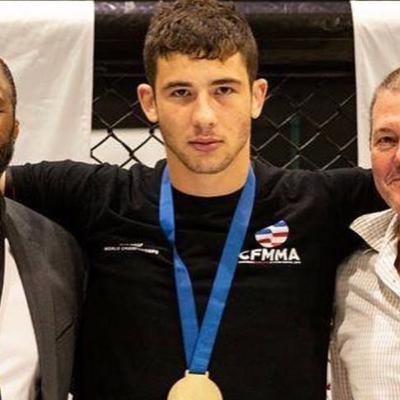 Axel Sola : Combattant de MMA