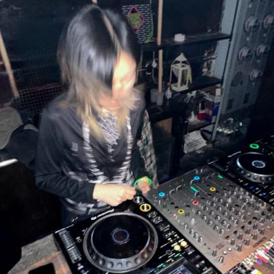 m i m i 11.11.25 | VISLA FM