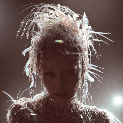 MILEY CYRUS - SOMETHING BEAUTIFUL | REVIEW POPNEWS