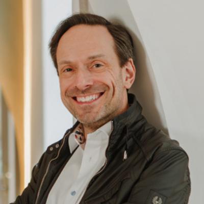 Recovery Activist: Love, Gratitude, and Lessons from Cancer with Dr. Achim Zinggrebe.  Author of "Rise and Thrive Above Cancer