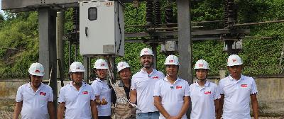Maintenance of medium voltage electrical cabinets, repair of protective relays, handling of SF6 gas detectors