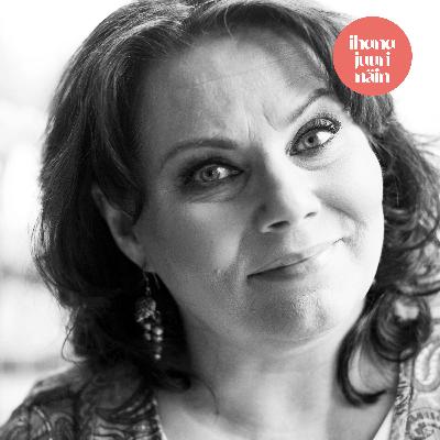 Nina Mikkonen masentui ja tutustui Ninaan, joka on muutakin kuin leski tai puolisonsa jatke Nina Mikkonen masentui ja tutustui Ninaan, joka on muutakin kuin leski tai puolisonsa jatke